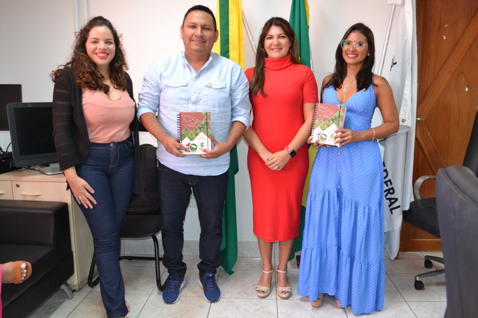 Posse dois novos servidores (1).JPG