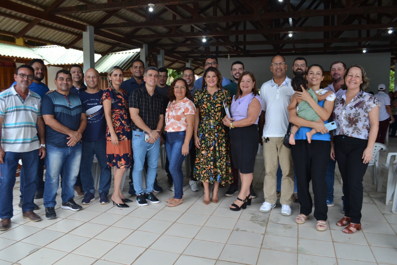 Entrega de material institucional (1).JPG