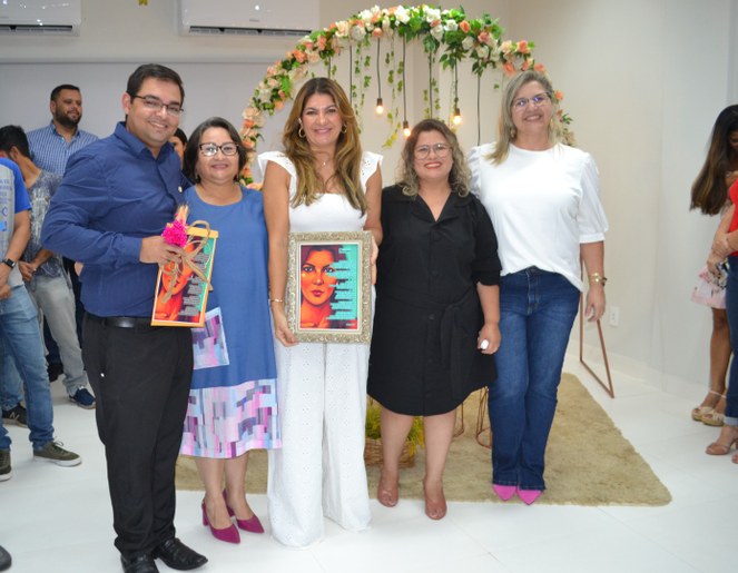 Homenagem reitora (3).JPG Homenagem reitora (3).JPG