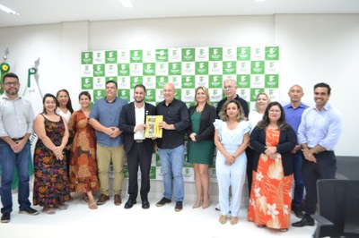 Visita presidente da Fieac (1).JPG