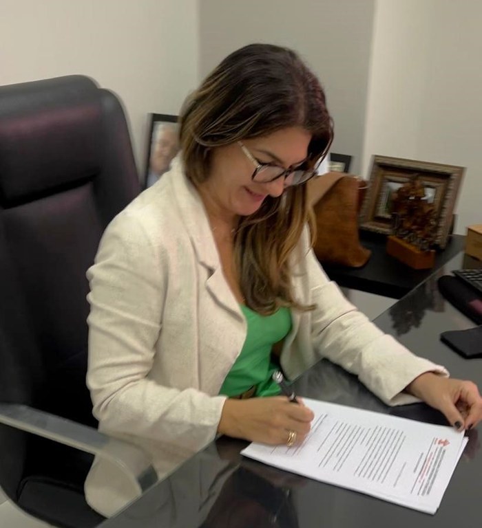 reitora rosana cavalcante.jpeg