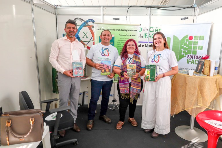 Editora_10 anos (4).jpg