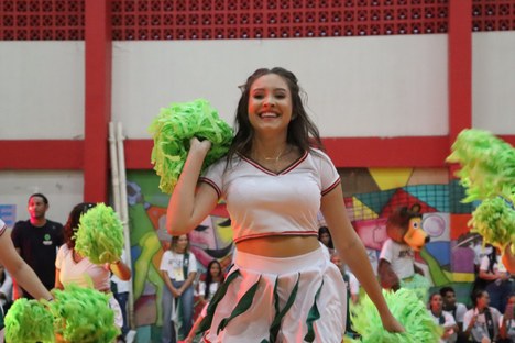 Cheerleaders (3).JPG