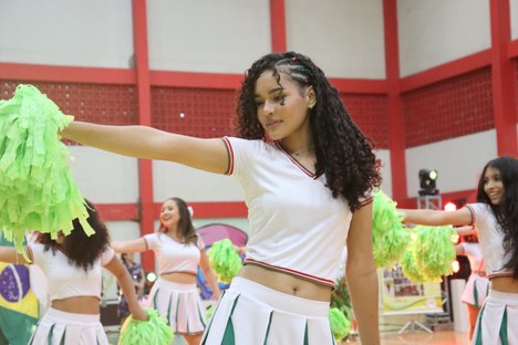 Cheerleaders (4).JPG