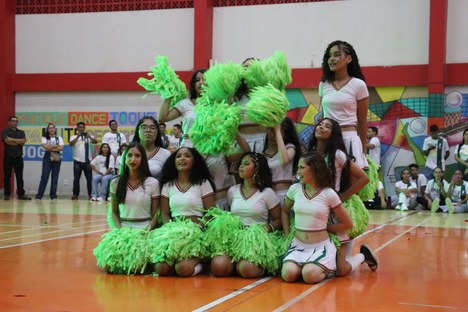 Cheerleaders (7).JPG