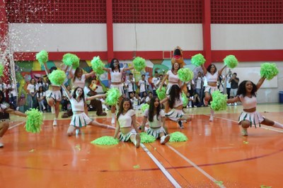 Cheerleaders (9).JPG