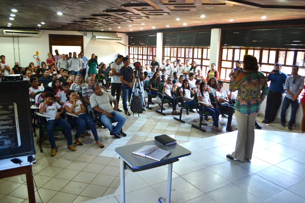 entrega-escola-da-floresta1.jfif