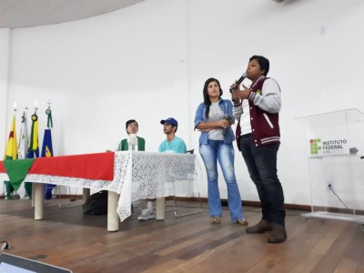 estudantes-internacional-sena-madureira1.jpeg