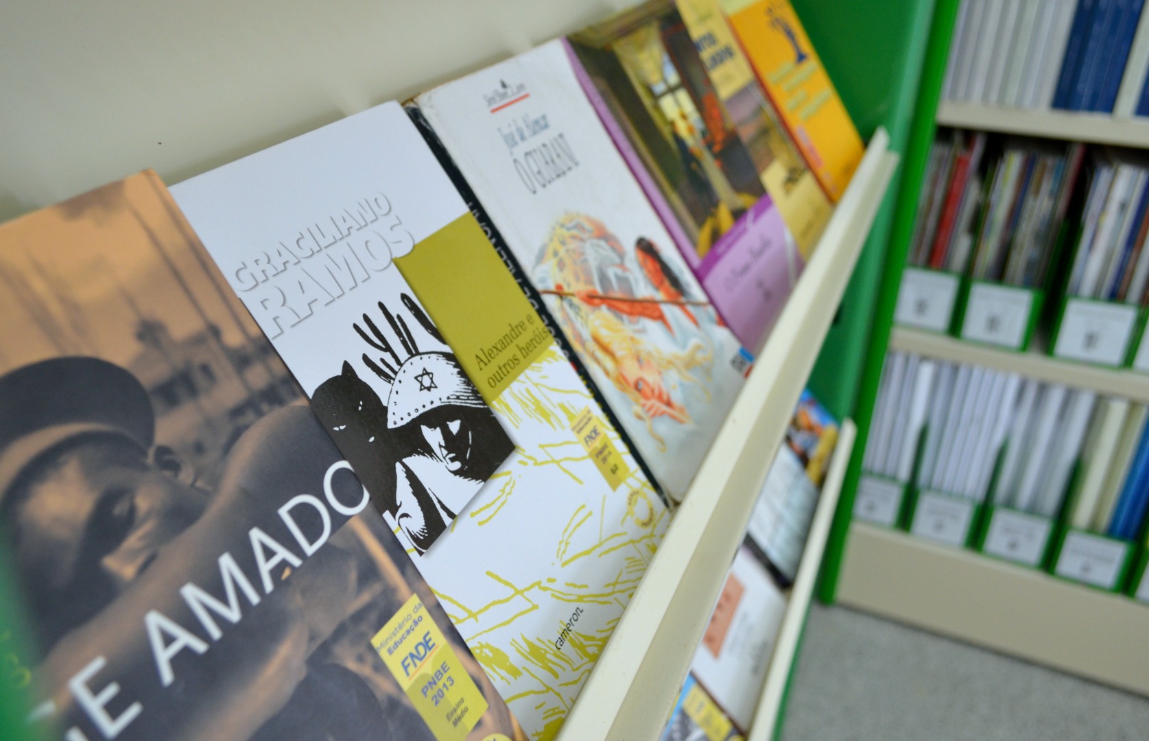 biblioteca_ifac-3.jfif