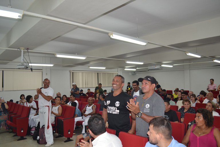 livro-capoeira-neabi (2).JPG