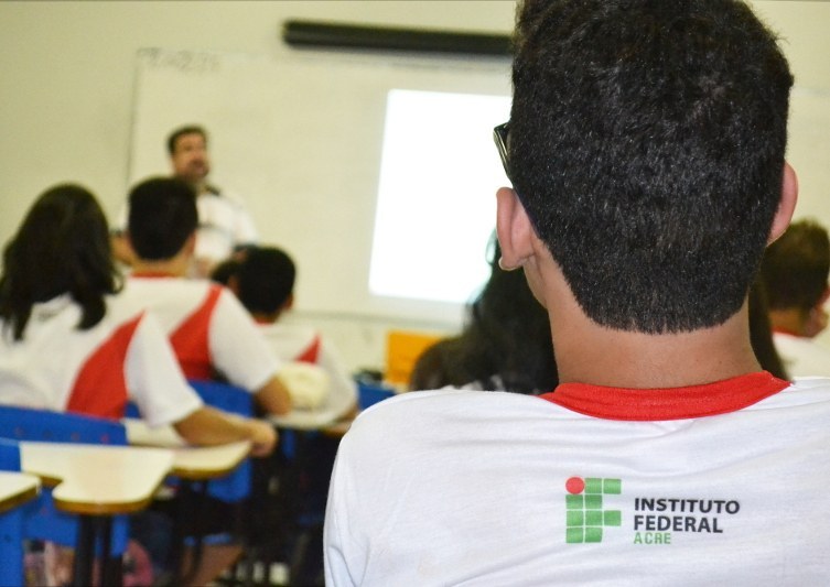 IFCE abre seleção de professor substituto para o campus Tabuleiro