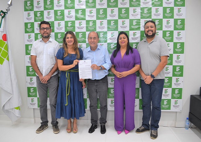 Assinatura parceria prefeitura (1).JPG