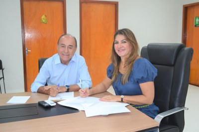 Assinatura parceria prefeitura (4).JPG