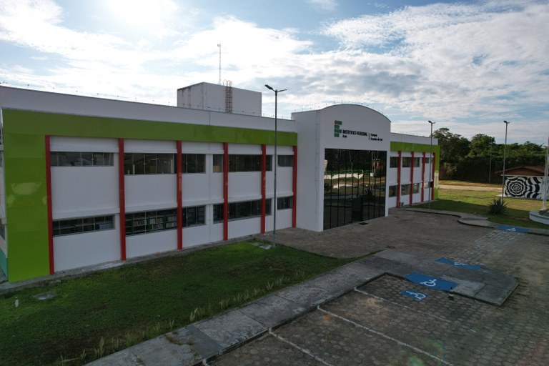 Prédio Adm 2.JPG default