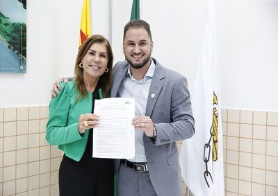 Assinatura termo de cooperação_mestrado.JPG