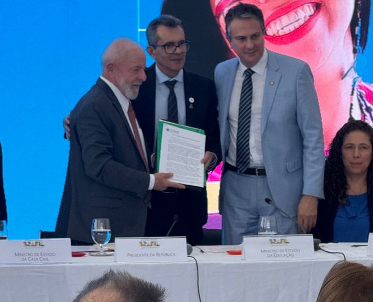 Carta entregue ao presidente Lula pelo Conif.jpeg