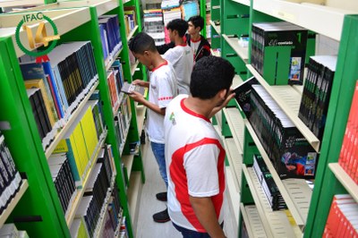 Foto 6 - Biblioteca.JPG