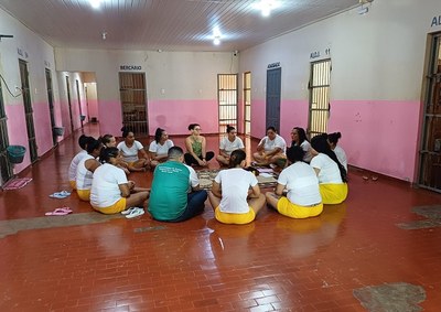 Roda de leitura_programa Resídios Leitores.jpg