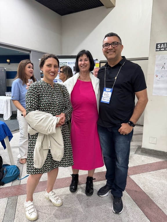 Rita Hofstetter ao centro.jpg