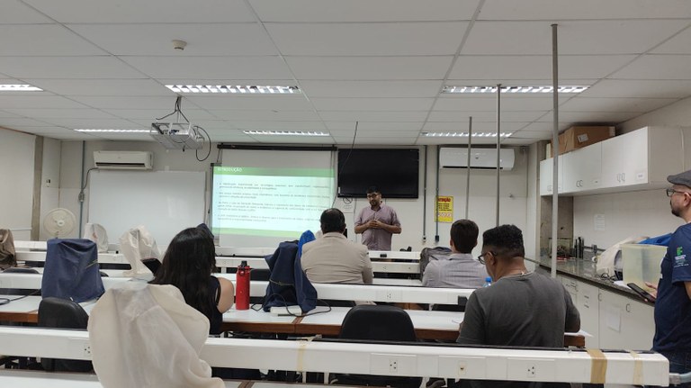 Apresentação do mestrando Artur.jpg