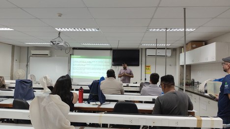 Apresentação do mestrando Artur.jpg