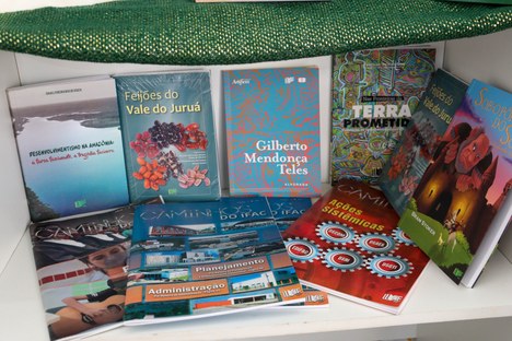 Editora_10 anos (1).jpg