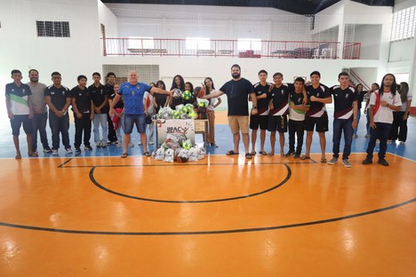 Entrega de materiais esportivos_capa (10).JPG