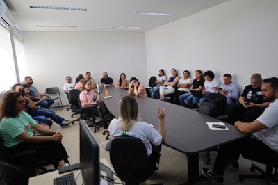 Extensão tinerante_Cruzeiro do Sul_reunião servidores1.JPG