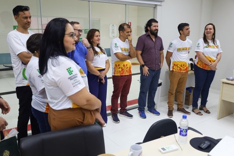 Oficina_Mulheres Mil_equipe Proex_e_ oficina.jpg