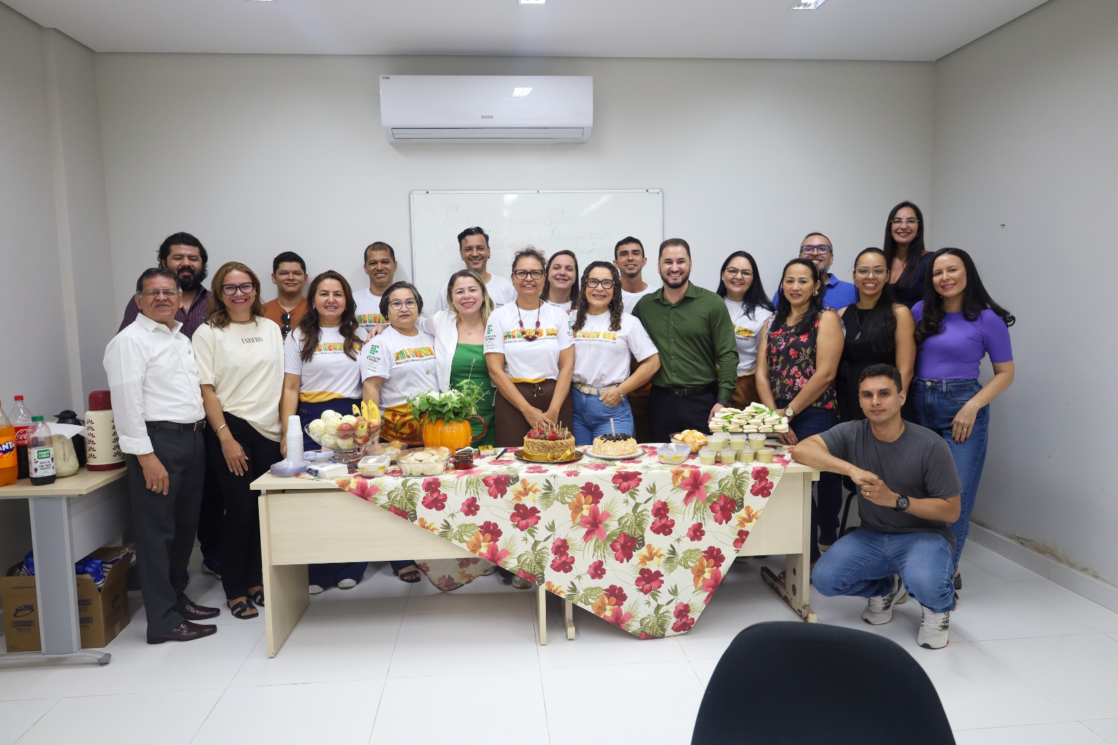 Oficina_Mulheres Mil_Mizael Ferreira da Silva_aniversário Iolanda_Silvania.jpg