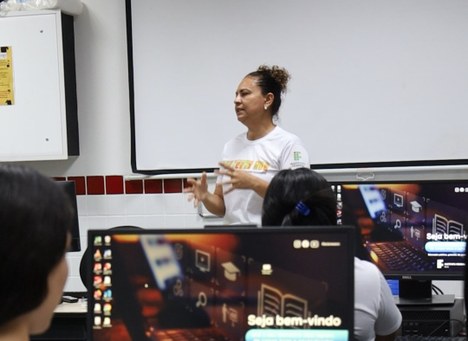 Curso de Operador de Caixa_campus Tarauacá Mulheres  Mil_coordenadorra geral Silvania Souza.jpg