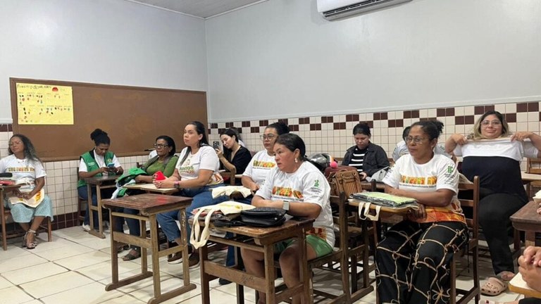 Escola Raimundo Gomes_Mulheres Mil (3).jpeg