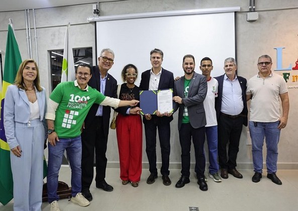 Ministro Visita Ifac  (14).jpeg