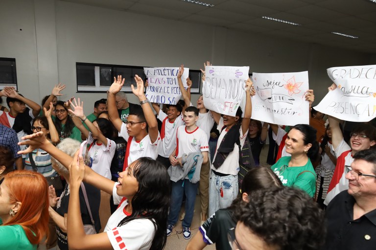 Ministro Visita Ifac  (3).JPG