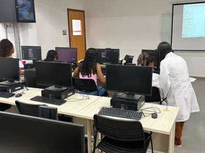 futuras cientistas sena (3).jpg