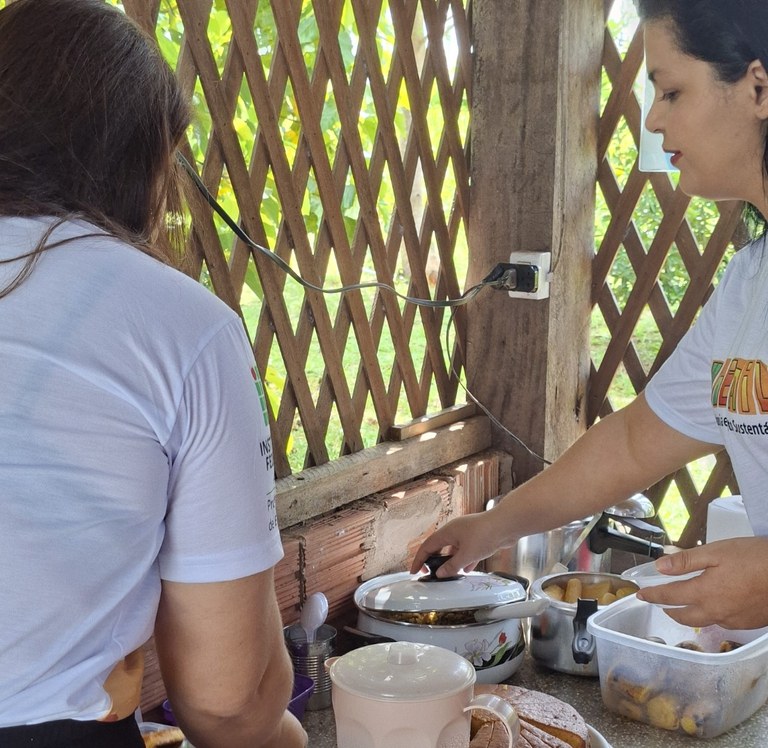 Mulheres Mil_Baixa Verde_(2).jpg