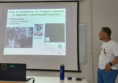 Figura 10 - Seminário final sobre Mirmecologia na Amazônia e Acre com Dr. Fernando Schmidt 08.05 (4).jpg