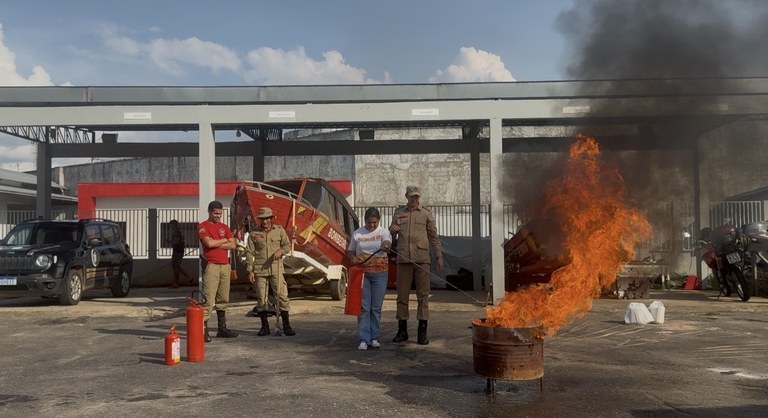 Atividade de combate a incêncio3.jpeg
