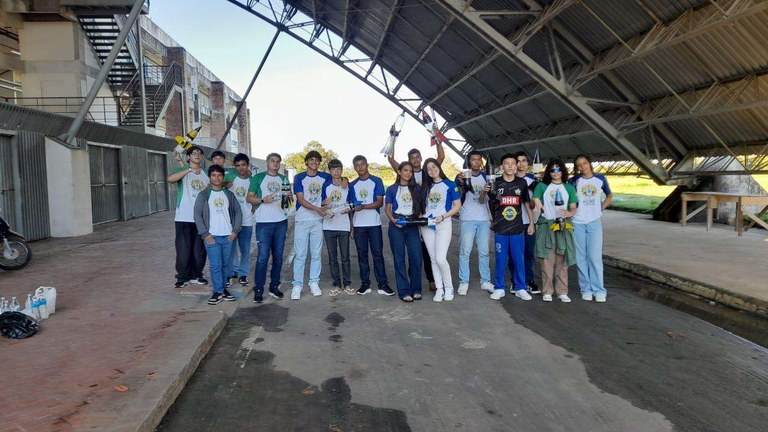Escola Craveiro Costa. Lançamento de foguetes. Arena Juruá. 1 Ano Ensino Médio. n3.jpeg