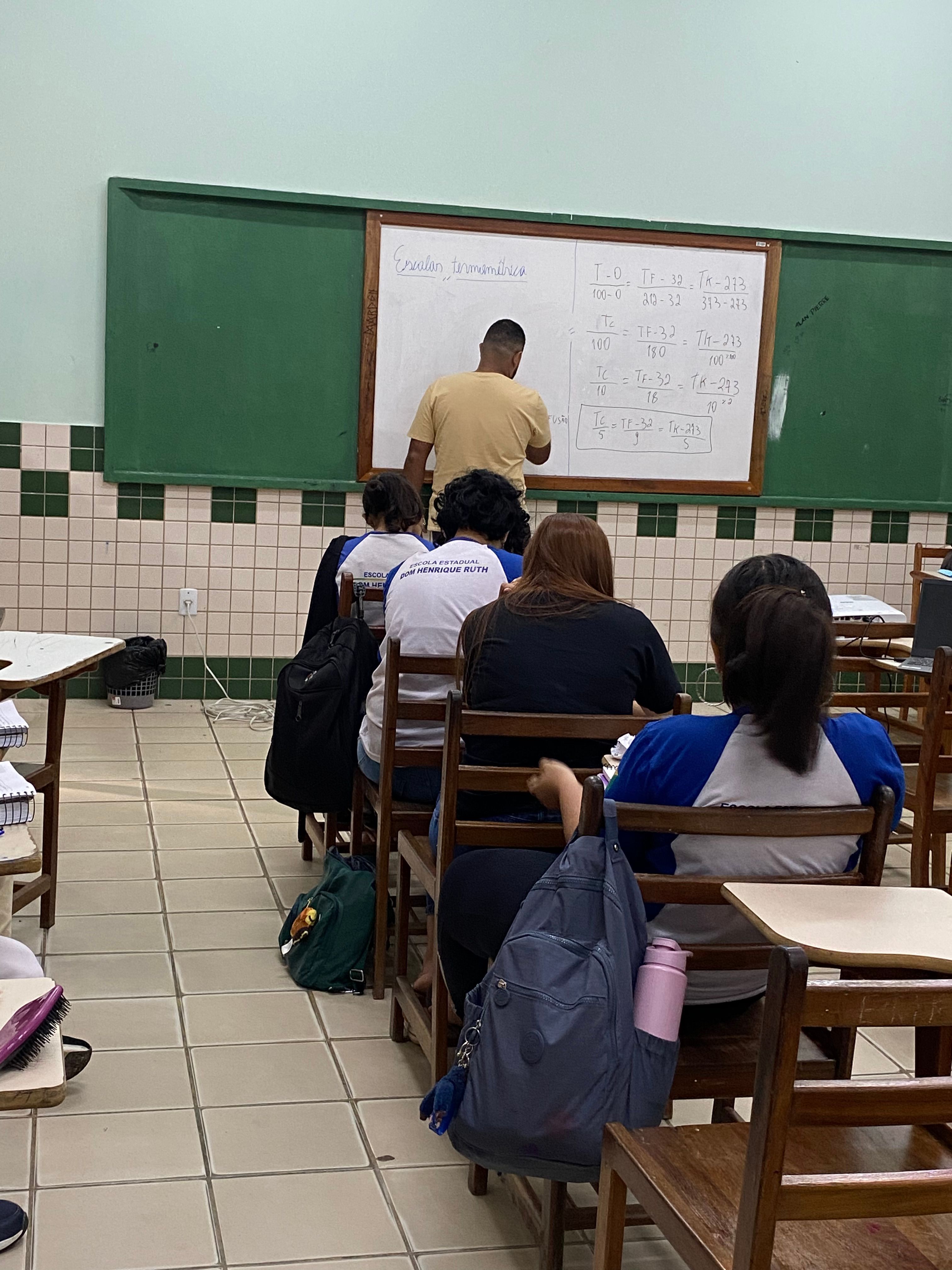Escola DHR. Aula Termologia. 2 Ano Ensino Médio.n1.jpg