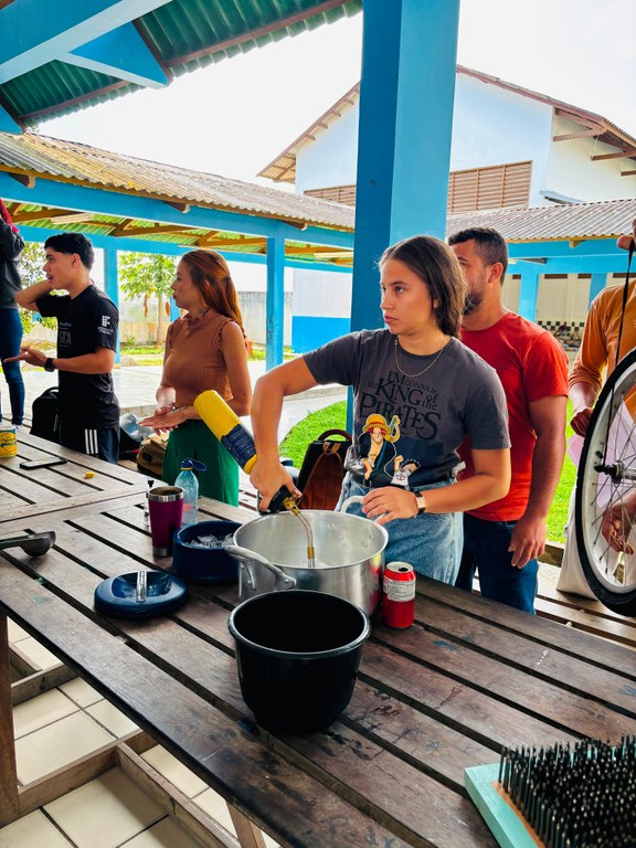 Escola DHR. Exposição Experimentos. Ano Ensino Médio (4).jpg