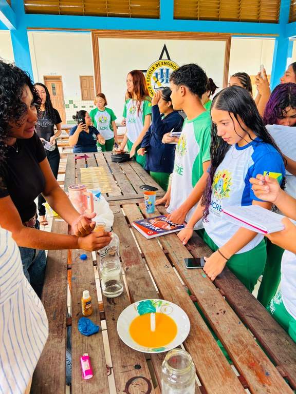 Escola DHR. Exposição Experimentos. Ano Ensino Médio (5).jpg