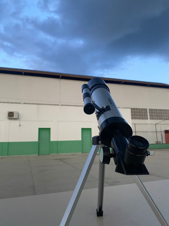 Escola IFAC. Aula gravitação. 1 Ano Ensino Médio.n2.jpg