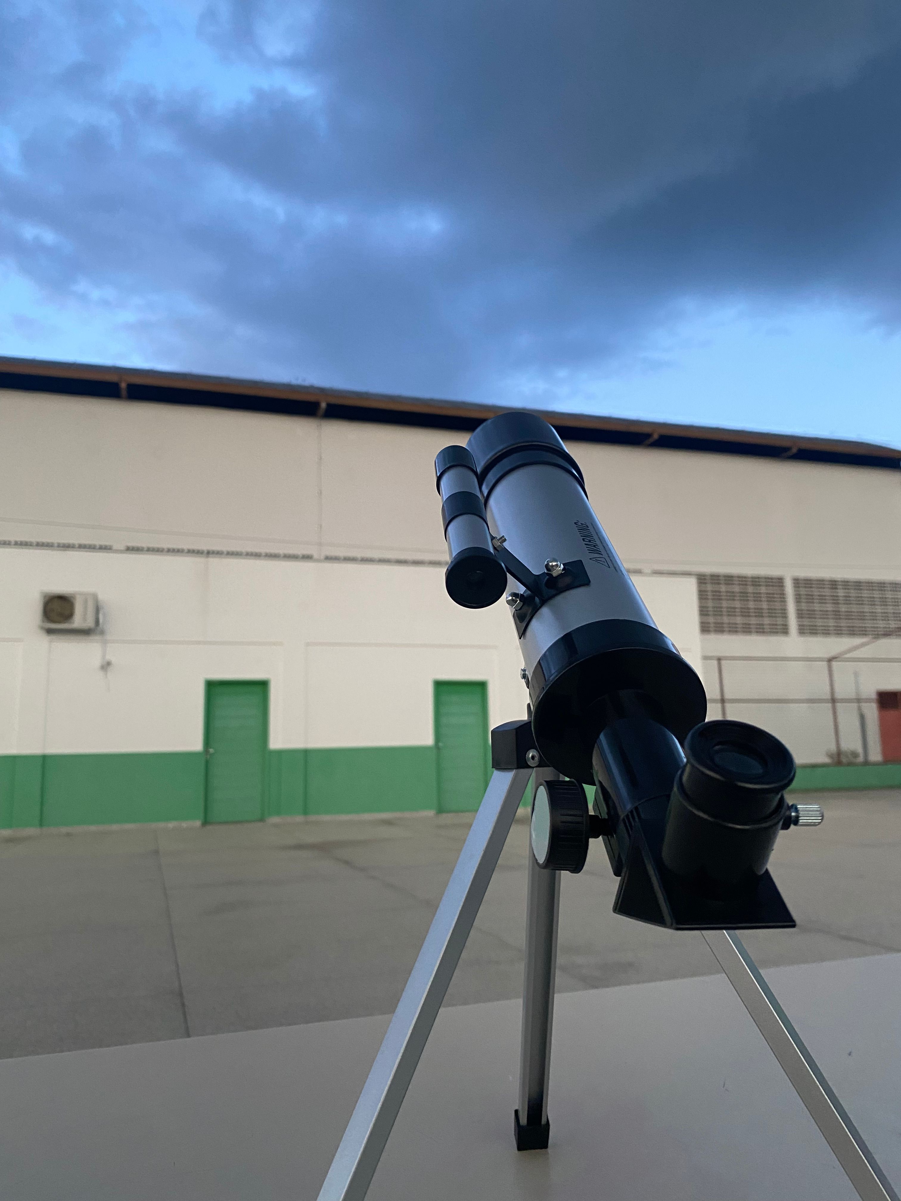 Escola IFAC. Aula gravitação. 1 Ano Ensino Médio.n2.jpg