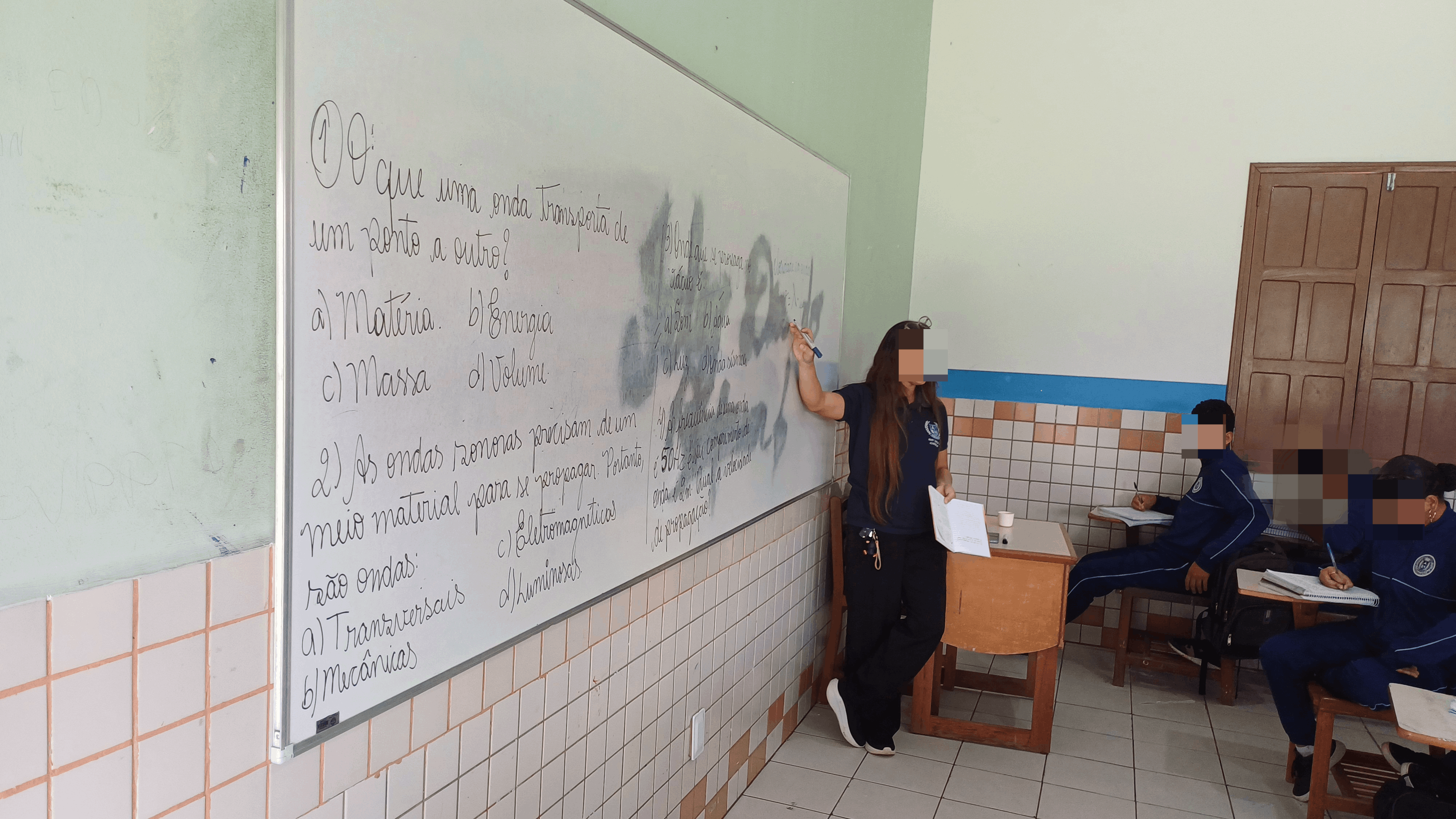 Escola Madre. Aula Ondulatória 2 Ano Ensino Médio.n1.png